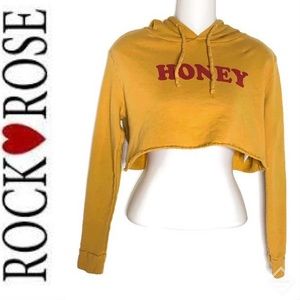 3/$20🛍Rock Rose Cutoff “Honey” Hoodie Size S
